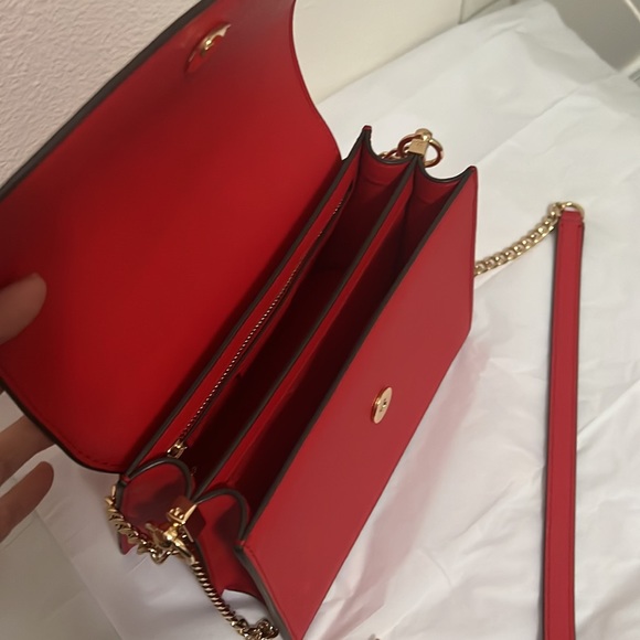 Tory Burch red bag with gold chain - Picture 2 of 5